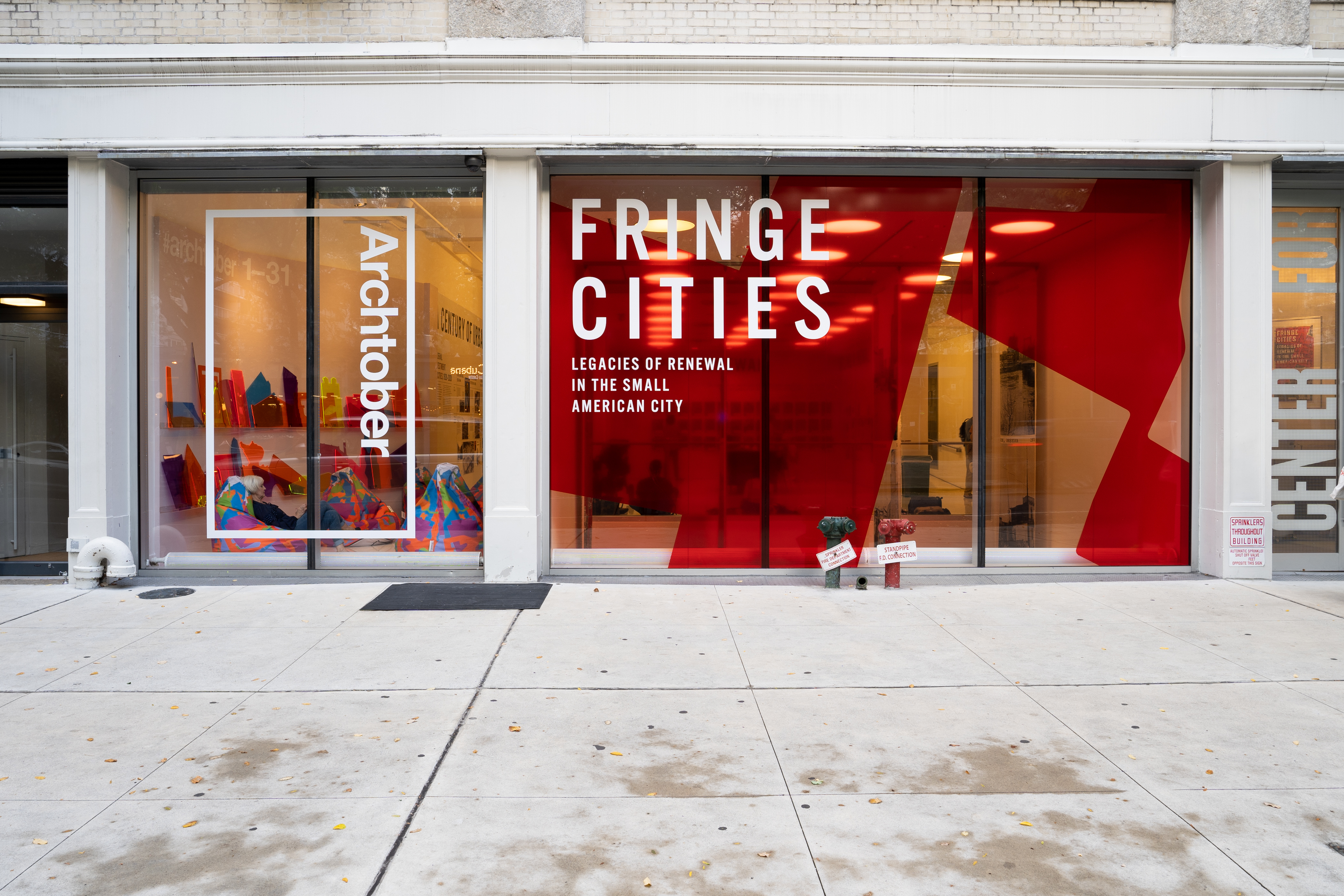 Fringe cities exhibit