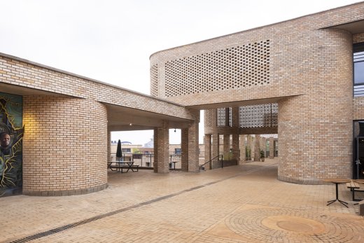 ALU Exterior courtyard