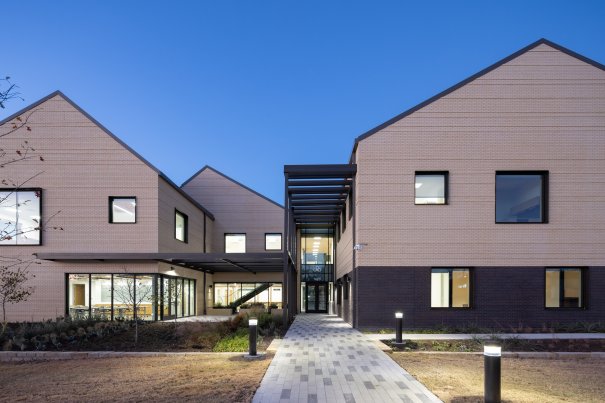 Entrance to the Family Health Center. © Iwan Baan